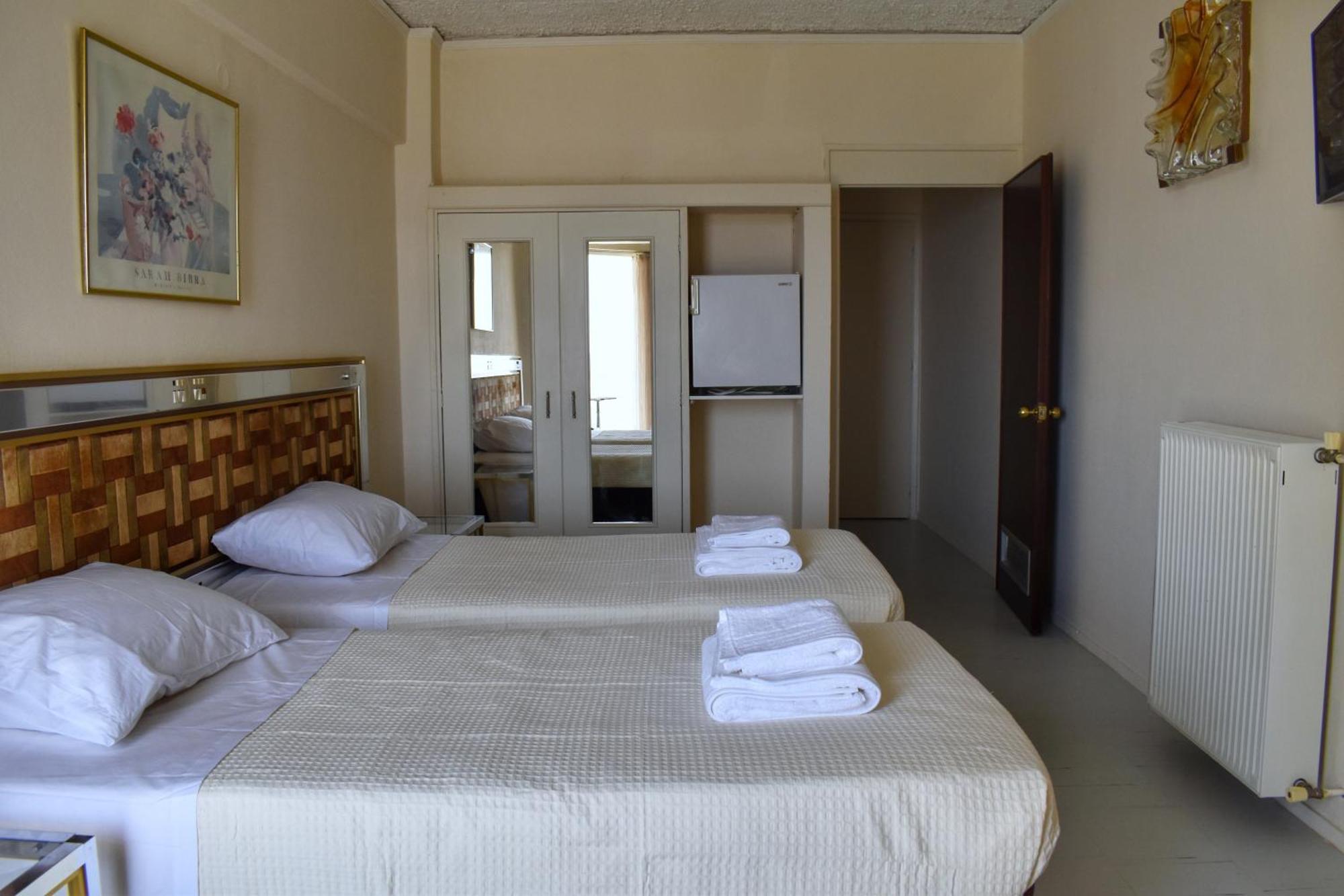Hotel Theoxenia Mesolóngion Exteriör bild